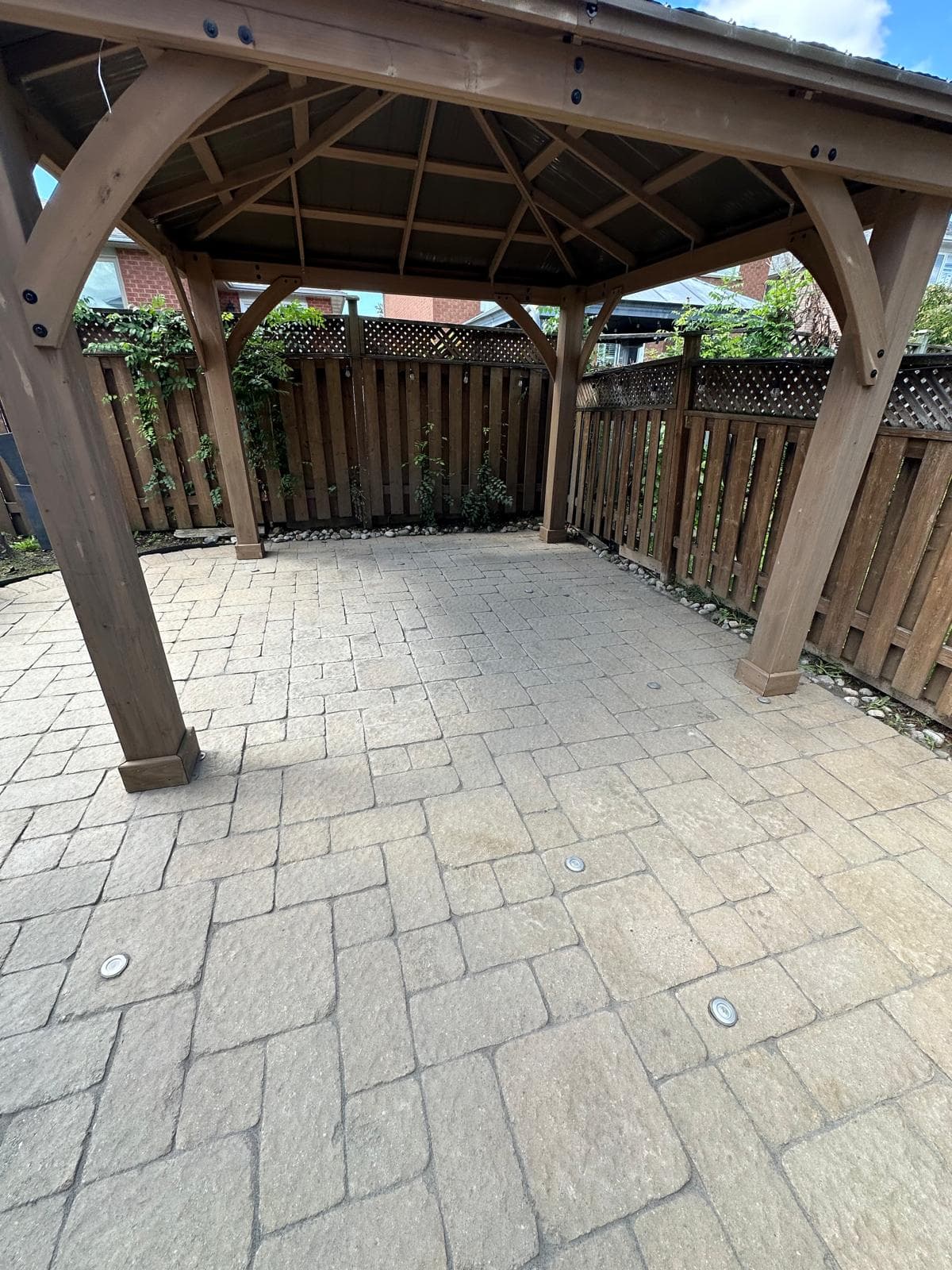 Residential and commercial window cleaning in Toronto
