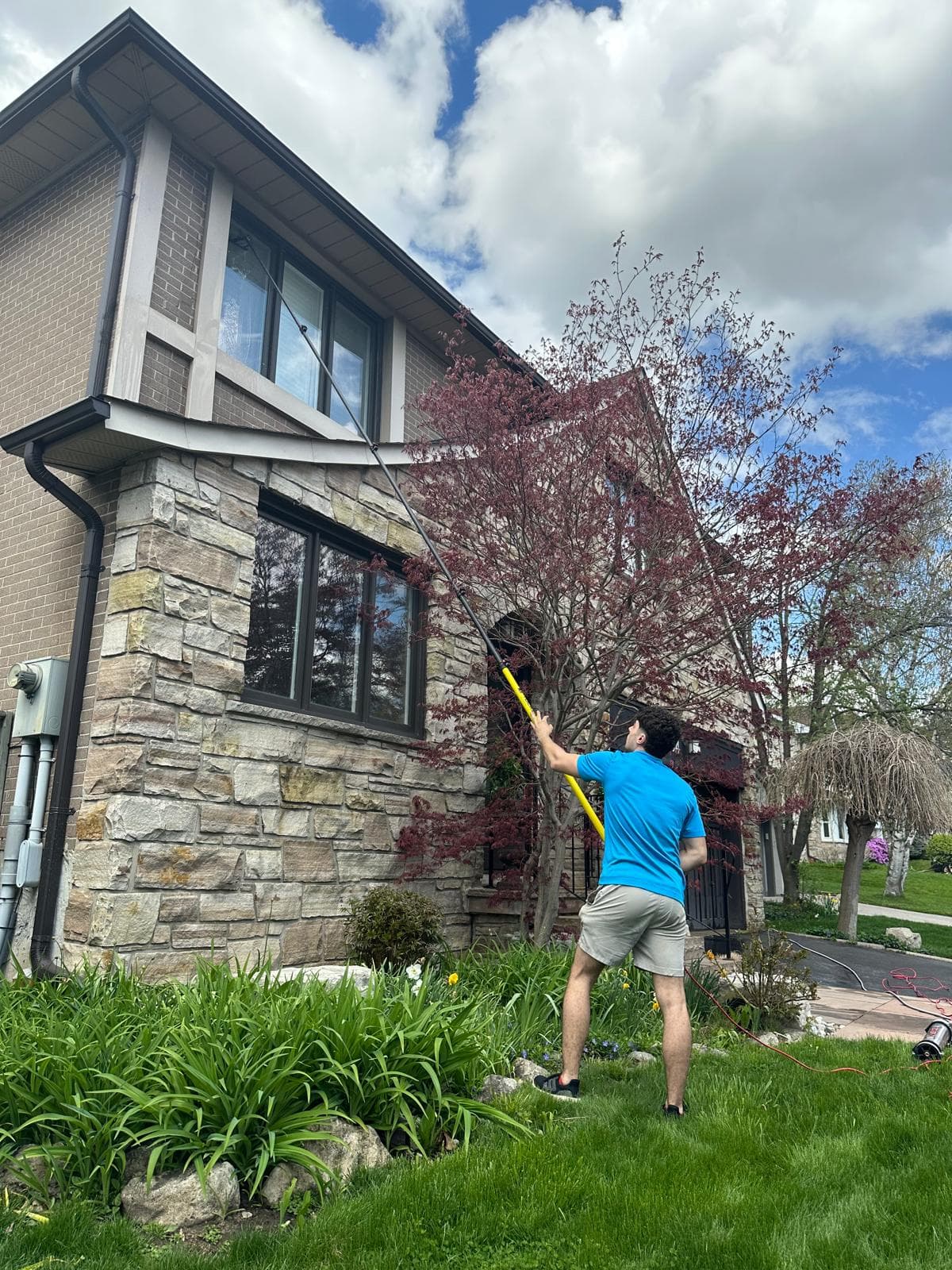 Professional window cleaning service in Toronto - sparkling clean residential windows